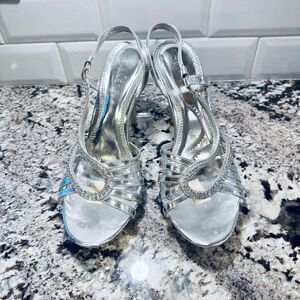 Silver Heels with Rhinestones‎